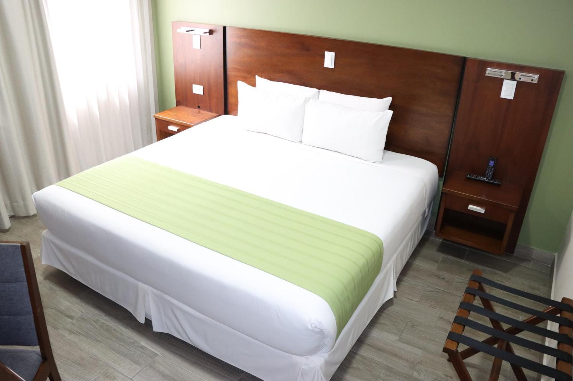 Hotel San Agustin Plaza Latacunga Extérieur photo