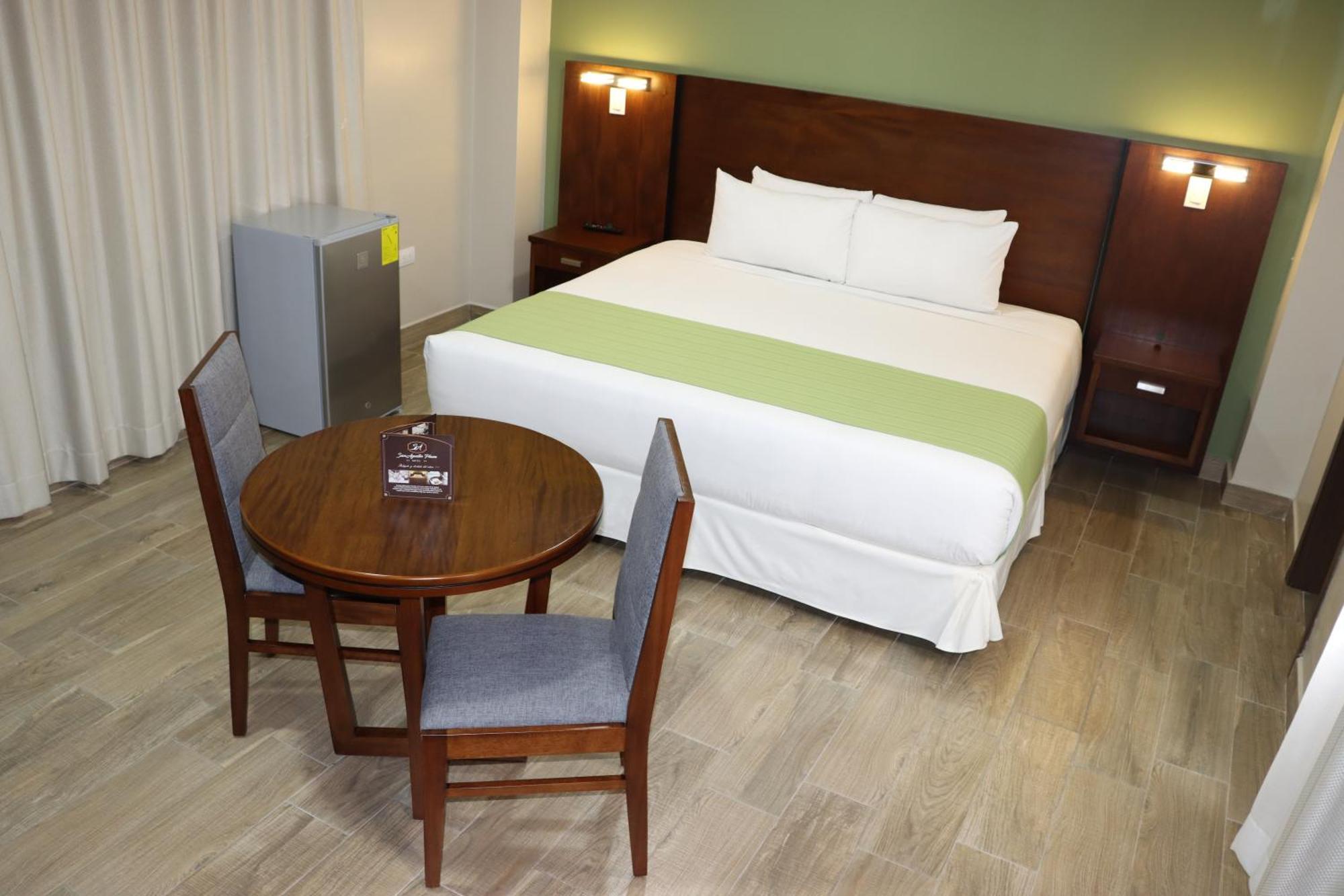 Hotel San Agustin Plaza Latacunga Extérieur photo