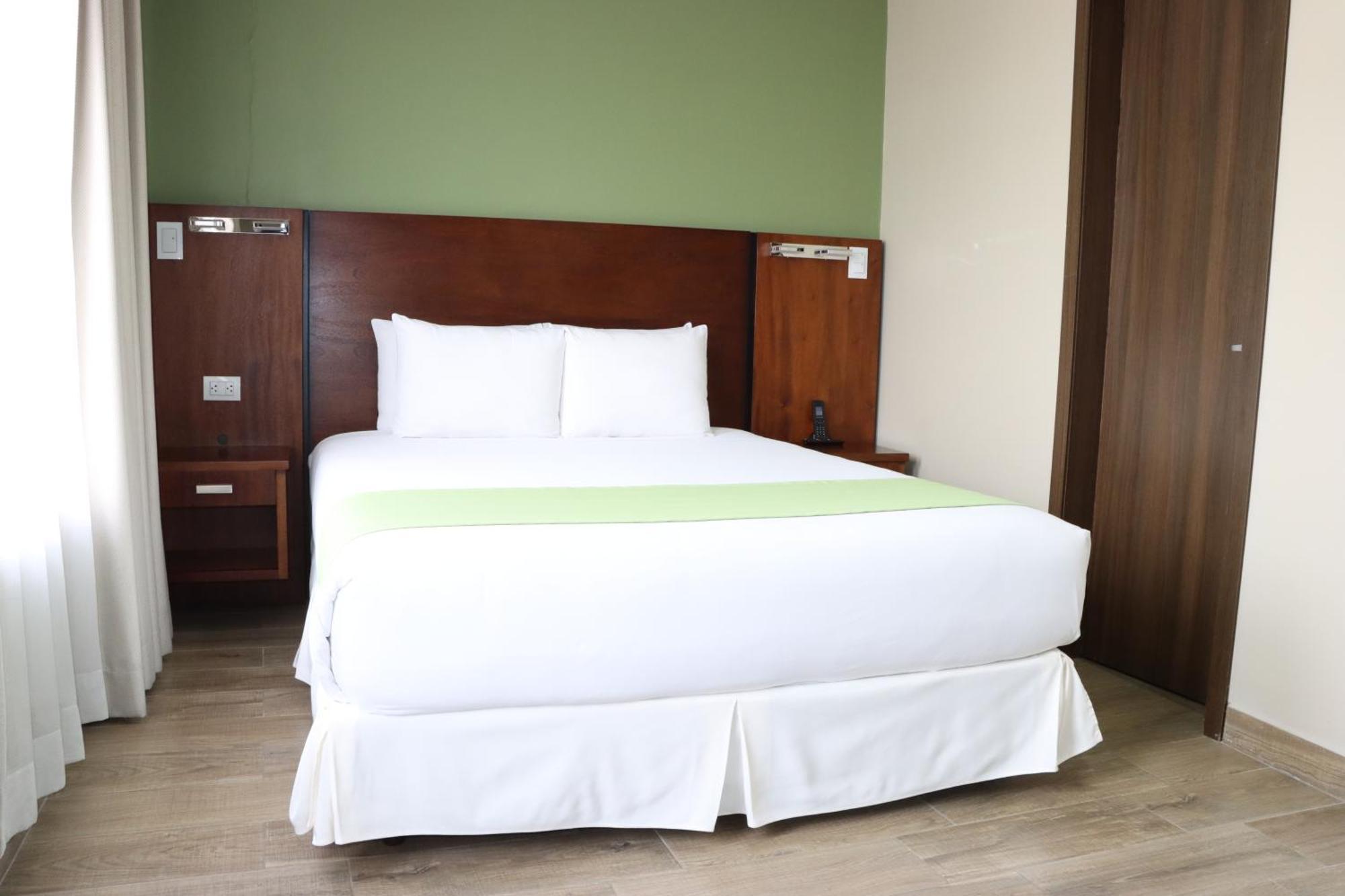 Hotel San Agustin Plaza Latacunga Extérieur photo
