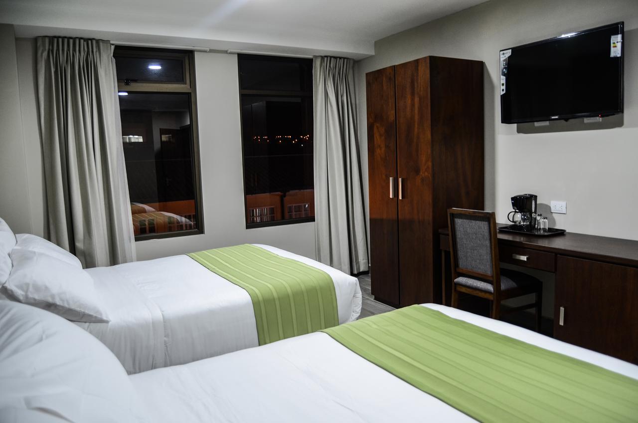 Hotel San Agustin Plaza Latacunga Extérieur photo